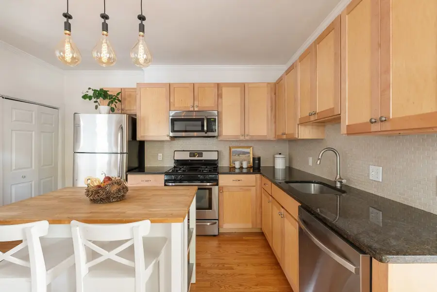 156 Adams St #2, Waltham, MA 02453 - #3