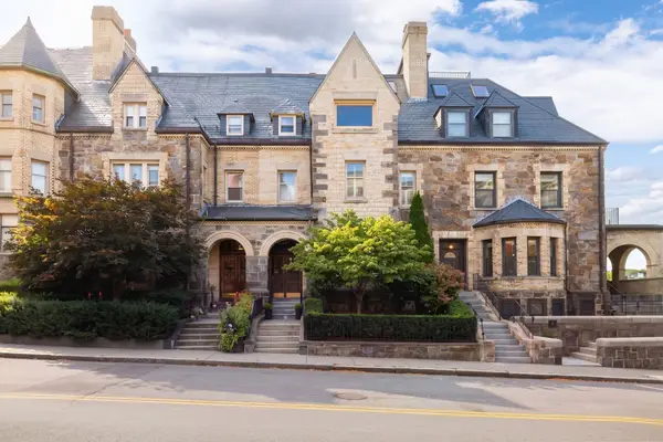 362 Tappan St, Brookline, MA 02445
