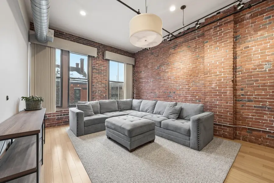 61 Market St #3A, Lowell, MA 01852 - #3