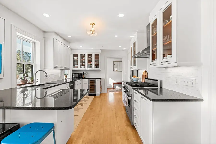 12 Bennett Street, Manchester, MA 01944 - #3