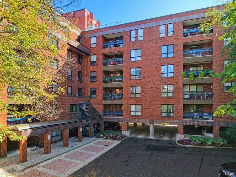 4 Summit Dr #001, Reading, MA 01867 - #2