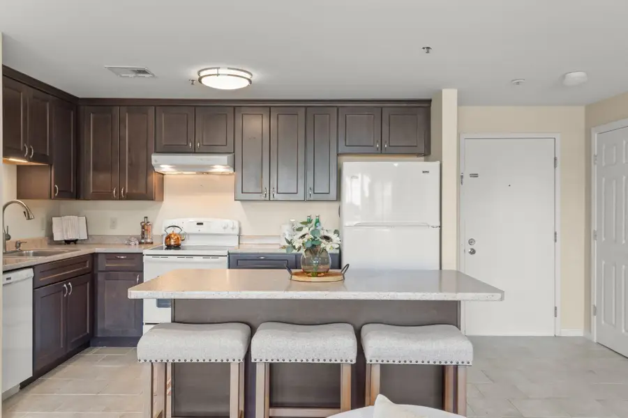 38 Dunham Rd #204, Beverly, MA 01915 - #3
