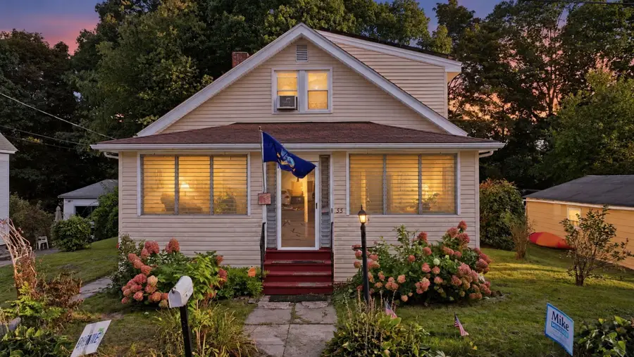 55 Clover St, Worcester, MA 01603 - #3
