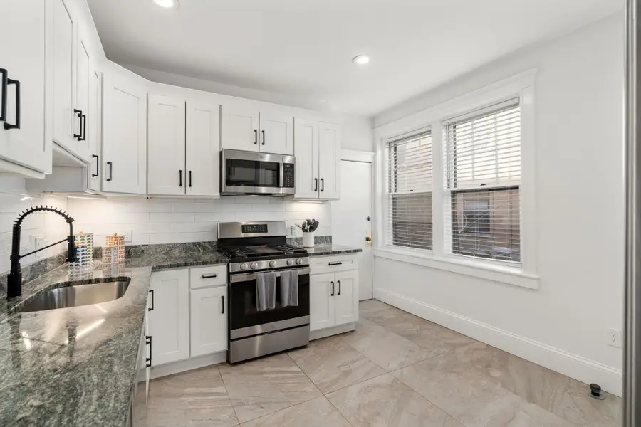 461 Washington St #1, Brookline, MA 02446 - #2