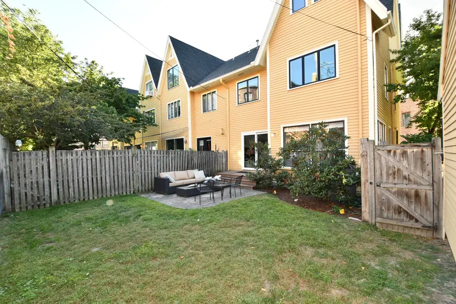 231 Fuller St #231, Brookline, MA 02446 - #3