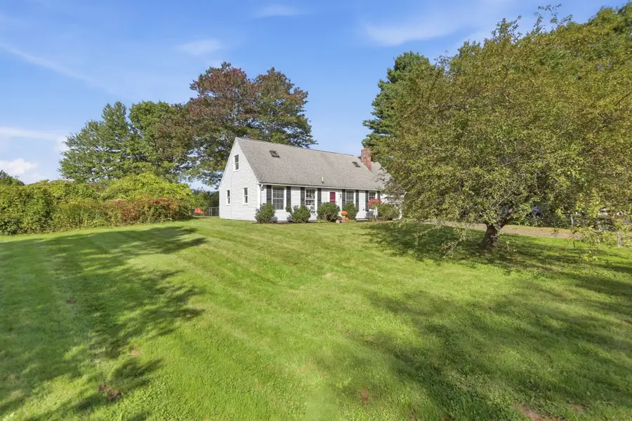 15 Surrey Ln, Amherst, MA 01002 - #2
