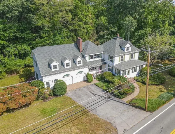103 Westford St, Chelmsford, MA 01824