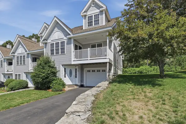 90 Carrington Ln #90, Uxbridge, MA 01569