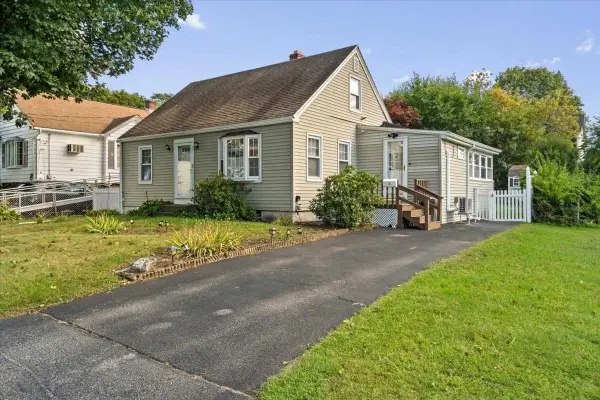 6 Adelle Circuit, Worcester, MA 01607