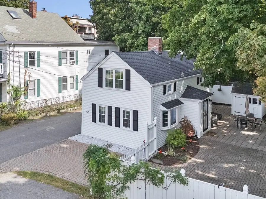 42 Newton Street, Waltham, MA 02453 - #3