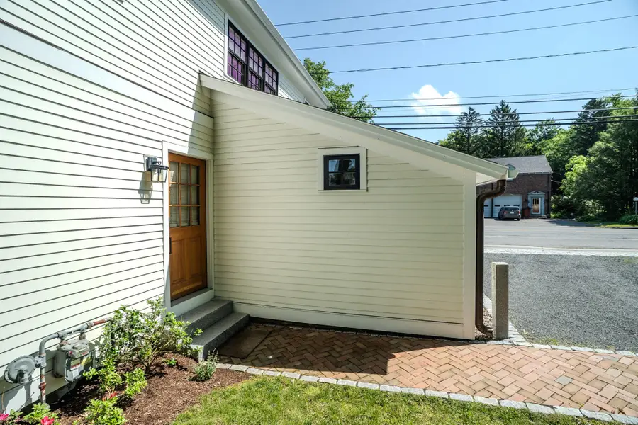 14 Sugarloaf St, South Deerfield, MA 01373 - #3