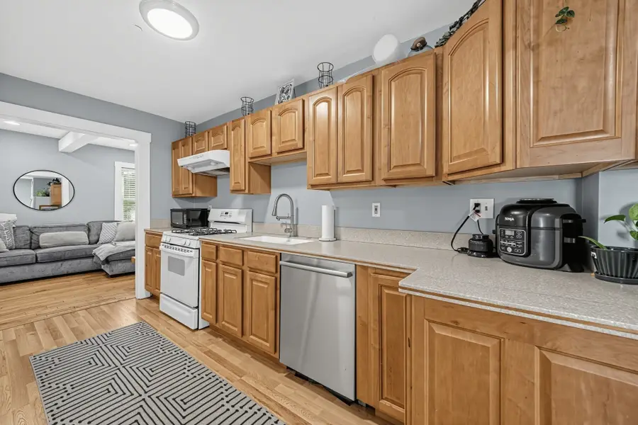 5 Russell Street #4, Amesbury, MA 01913 - #3