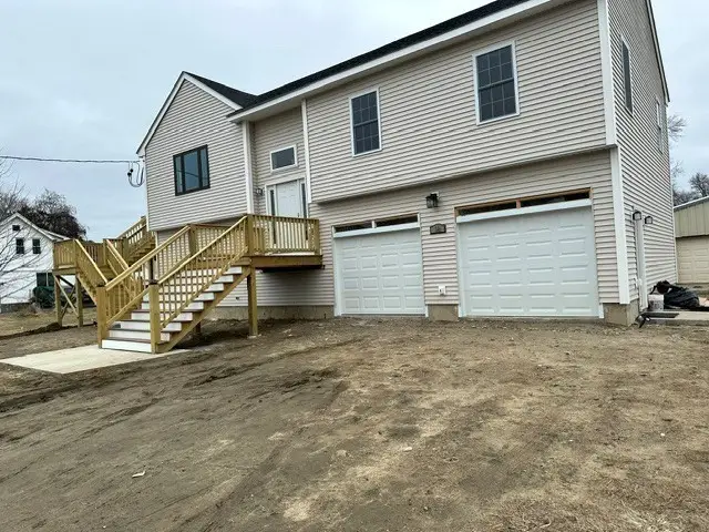 18 Maplewood Ave, Chicopee, MA 01013 - #1