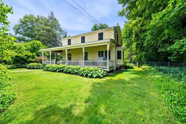 9 Hull St, Wenham, MA 01984
