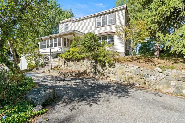 52 Forest Park Rd, Woburn, MA 01801