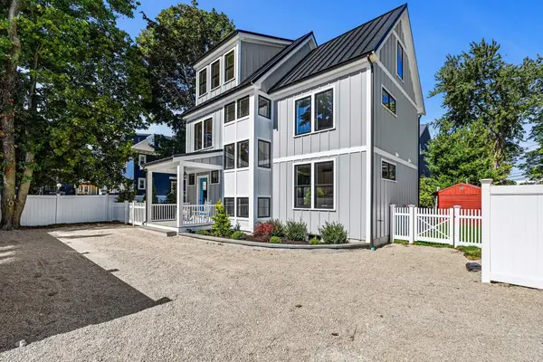 20 R Plain Street, Boston, MA 02122