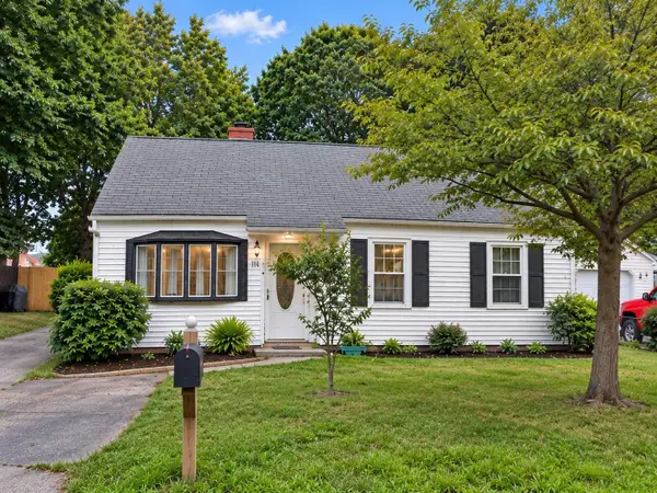 19 Rayburn Rd, Stoughton, MA 02072