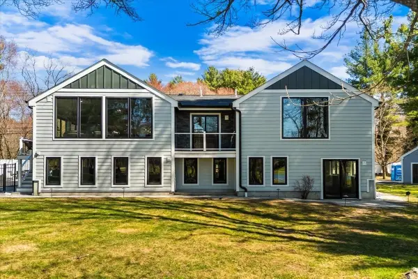 901 Randolph Ave, Milton, MA 02186