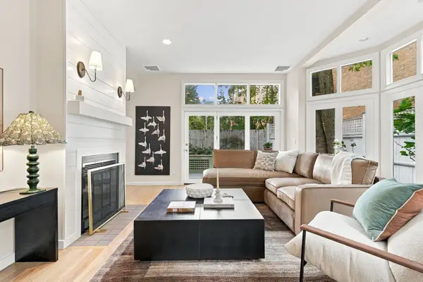 17 Frost St #17, Cambridge, MA 02140