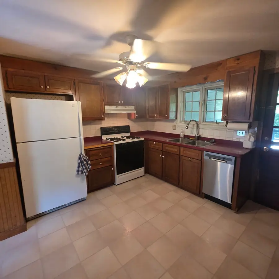 549 East Washington Street, Hanson, MA 02341 - #2