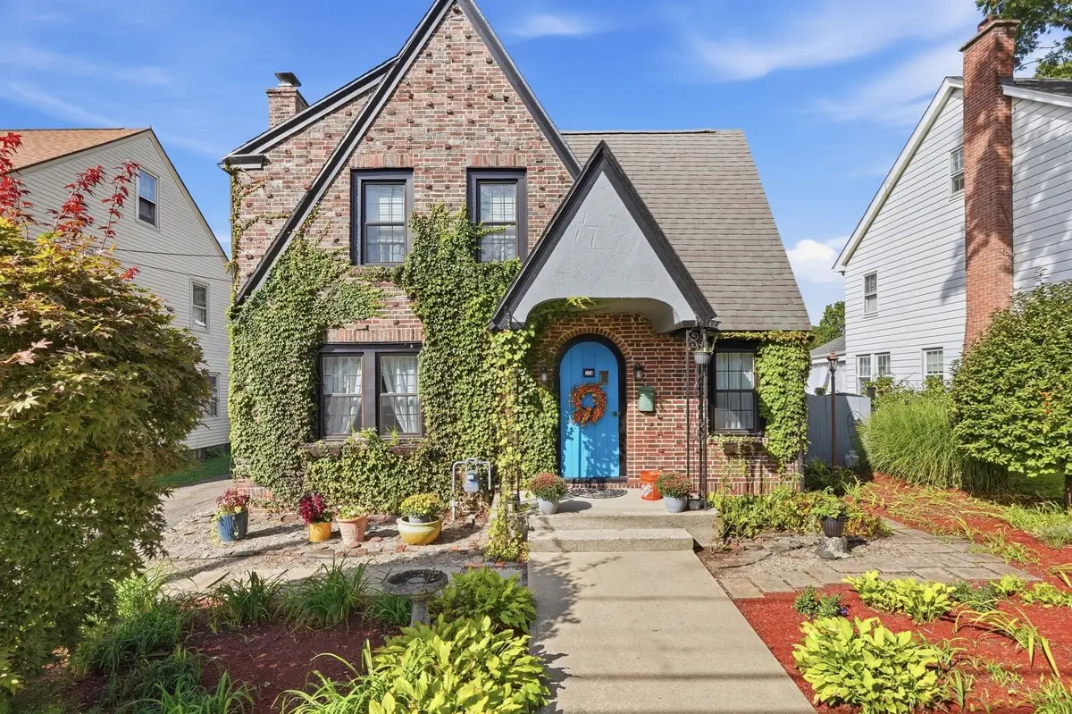 104 Wayne St, Springfield, MA 01118 - #1