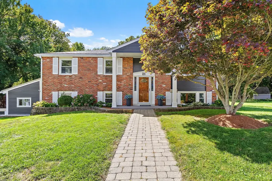 21 Puddingstone Ln, Bellingham, MA 02019 - #3