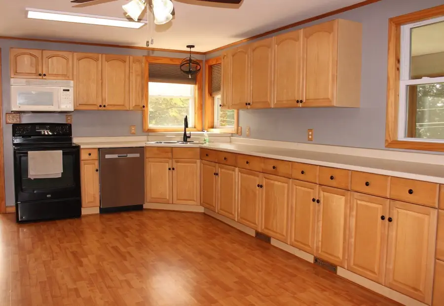 285 Millers Falls Rd, Northfield, MA 01360 - #3