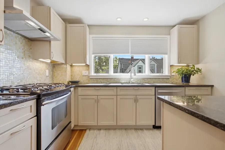 31 Mount Vernon St, Boston, MA 02132 - #3