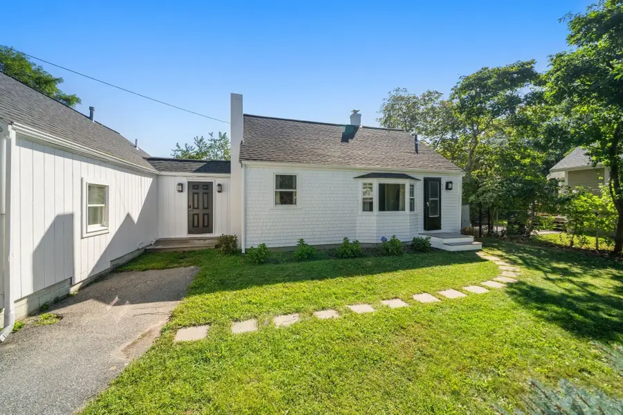72 Grove St, Hyannis, MA 02601 - #2