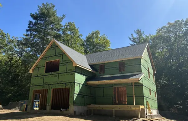 9 Oak Drive, Oxford, MA 01540