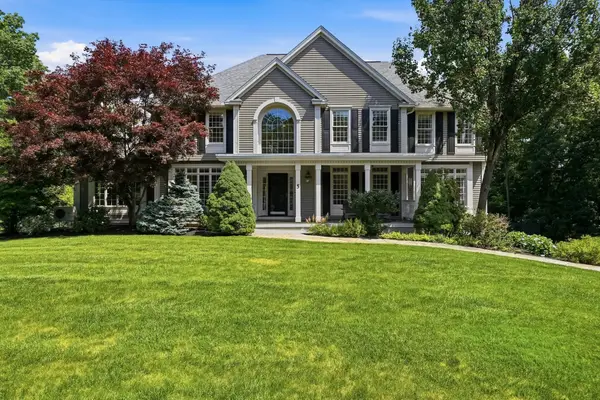 5 Sherwood Rd, Windham, NH 03087