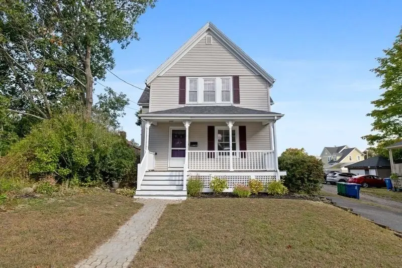 11 Sweetser Ave, Reading, MA 01867 - #3