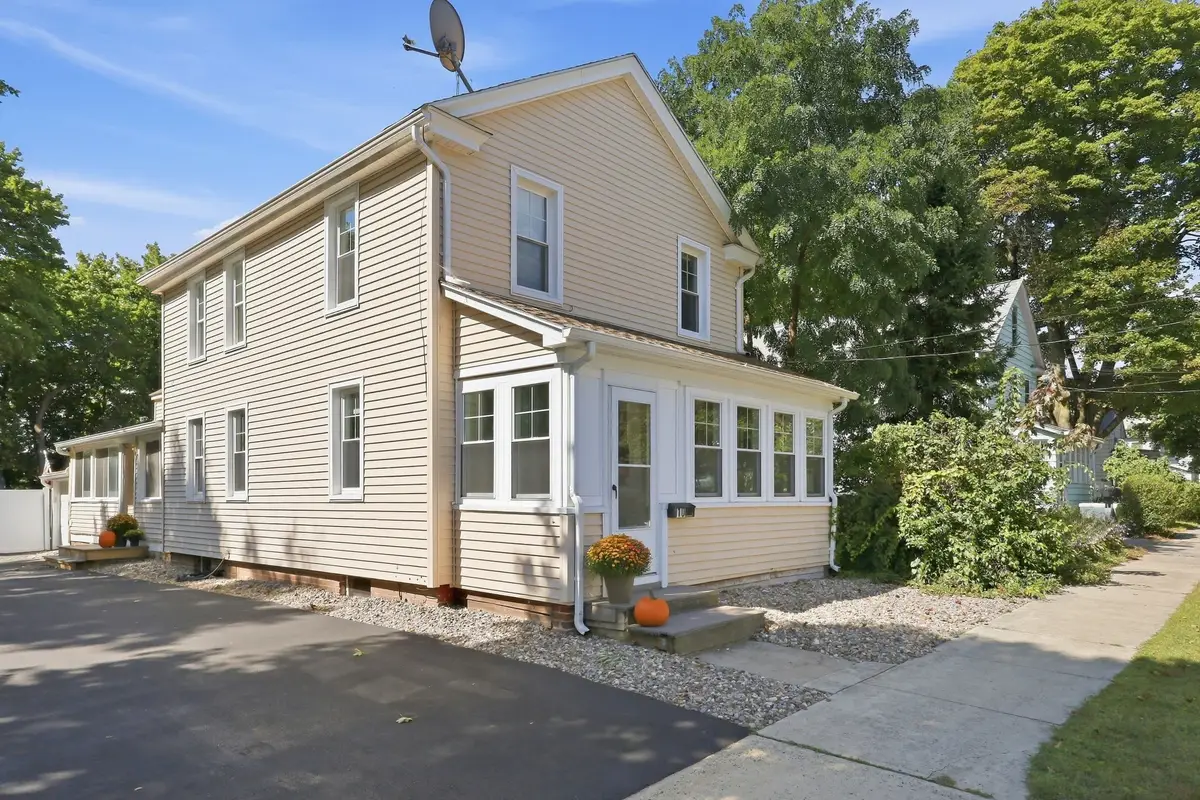 10 Canal St, South Hadley, MA 01075 - #1