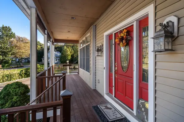 90 Beach Rd, Salisbury, MA 01952