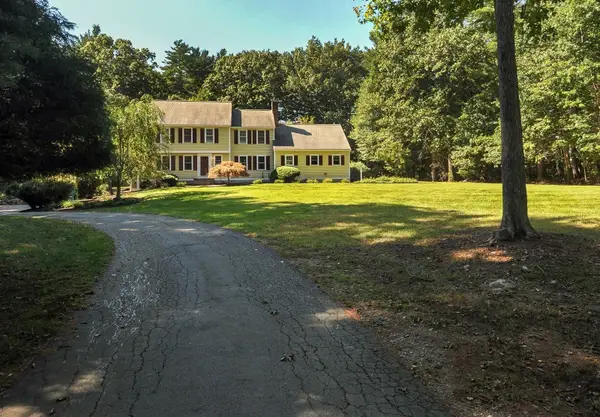 41 Misty Meadow Rd, Pembroke, MA 02359