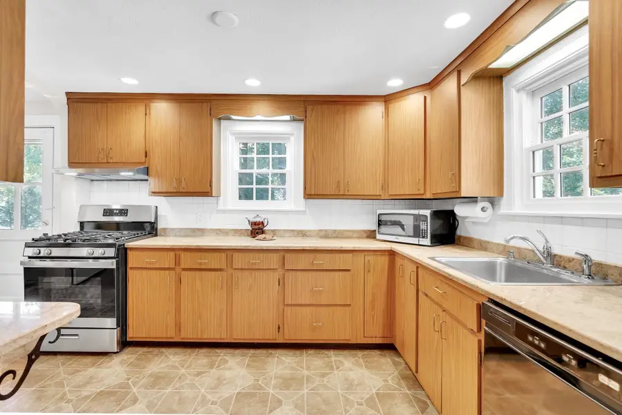 21 Allen Ave, Newton, MA 02468 - #3
