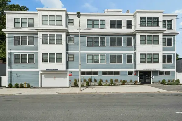 5205 Washington St #305R, Boston, MA 02132