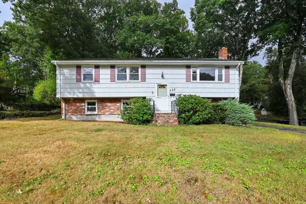 132 Forest St, Weymouth, MA 02190