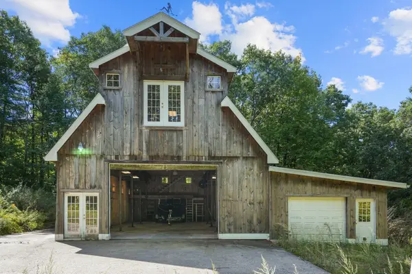 86 Breakneck Rd, Sturbridge, MA 01566