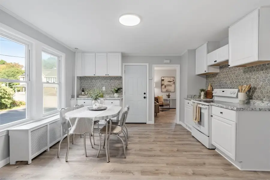 255 Greenwood St, Gardner, MA 01440 - #3