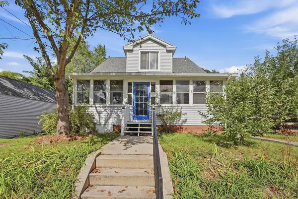 31 Gates St, Holyoke, MA 01040