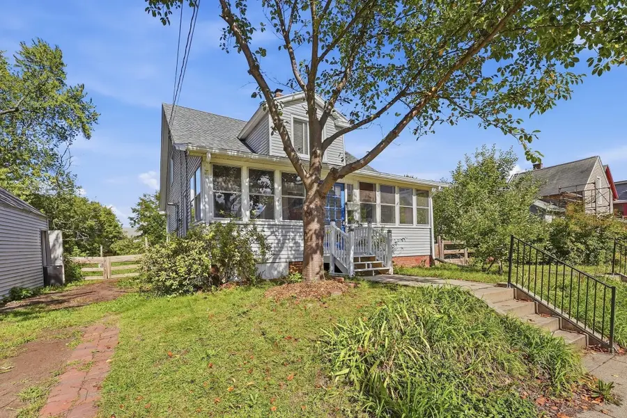 31 Gates St, Holyoke, MA 01040 - #2