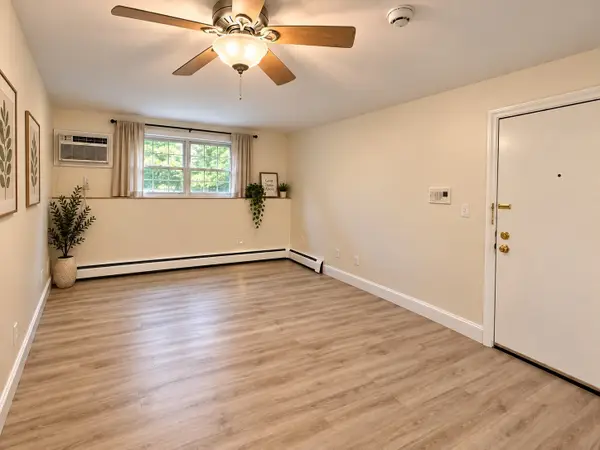 6 Venice St #F2, Danvers, MA 01923