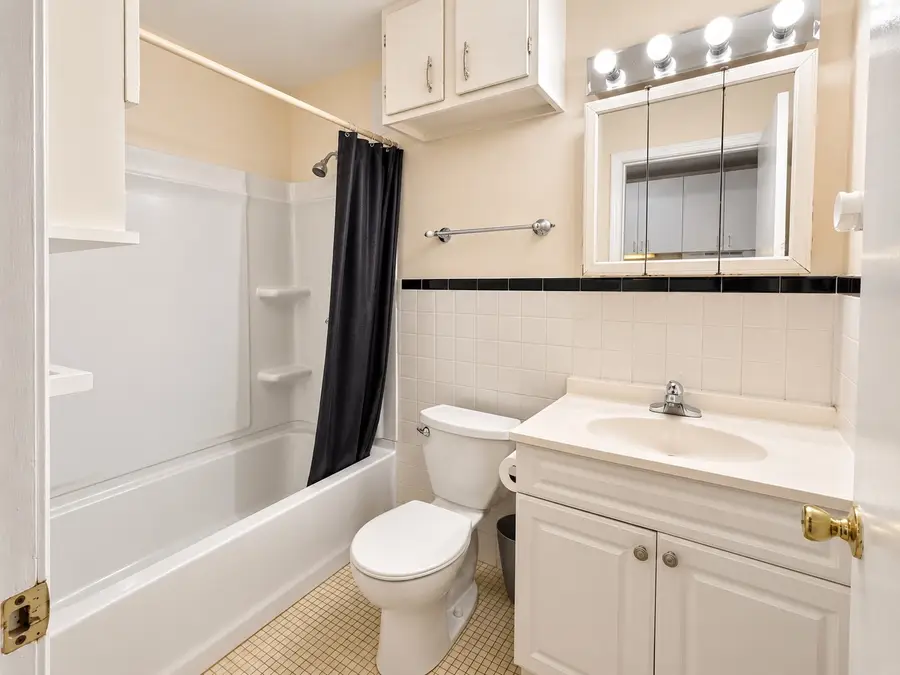 6 Venice St #F2, Danvers, MA 01923 - #3