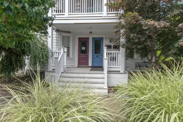 29 Leach St #3, Salem, MA 01970