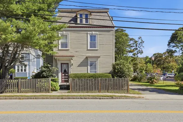 79 Central St #2, Ipswich, MA 01938