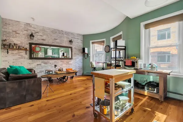 863 Massachusetts Ave #32, Cambridge, MA 02139