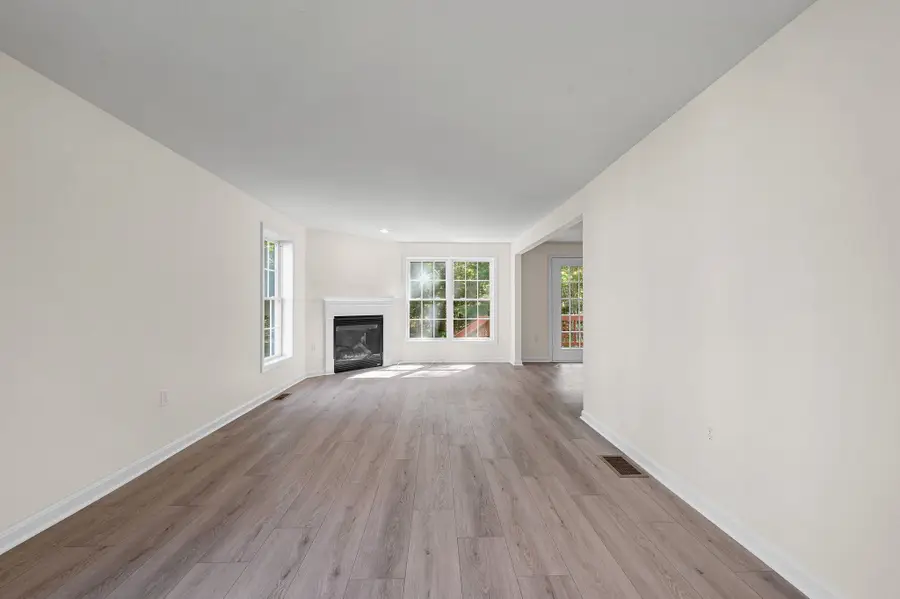 118 Barbara Ln #118, Hudson, NH 03051 - #3