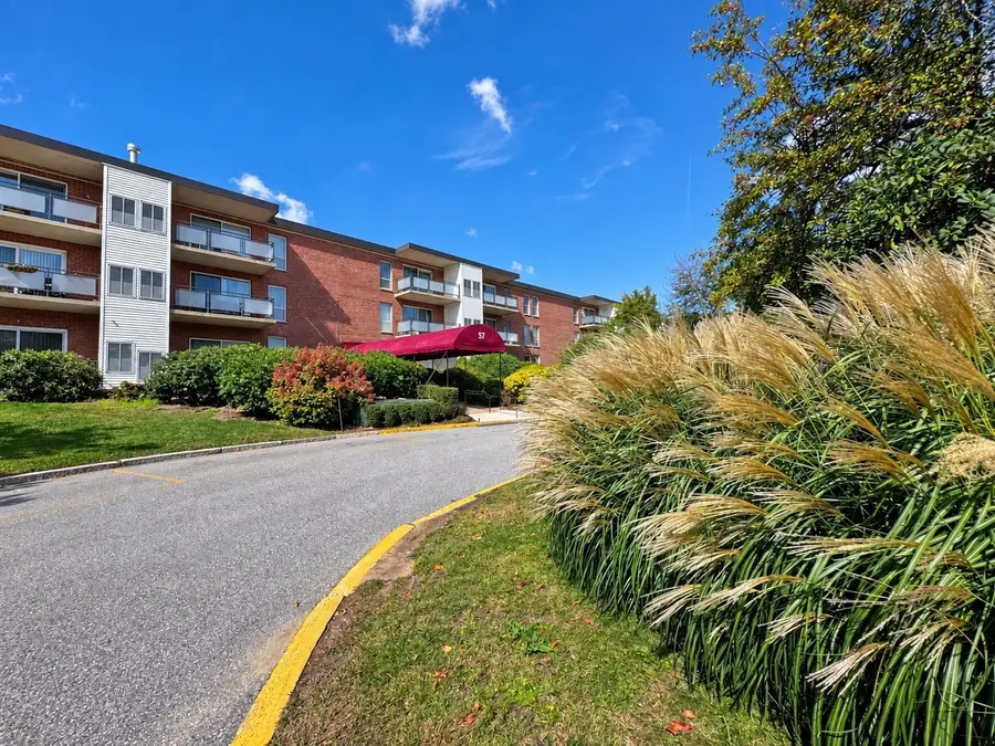 57 Broadlawn Park #3A, Chestnut Hill, MA 02467 - #2