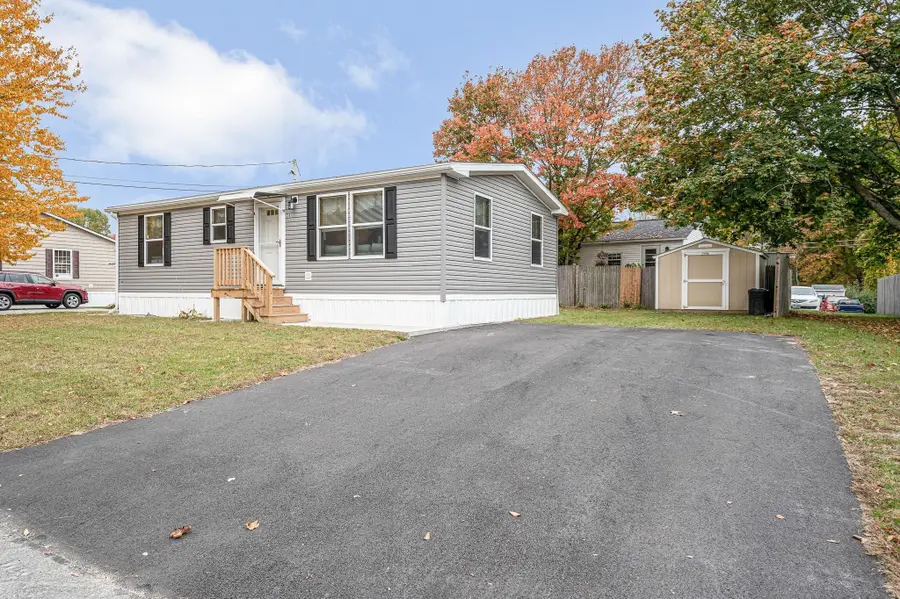 41 B St, Seabrook, NH 03874 - #2